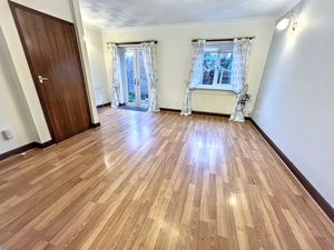 Lounge- click for photo gallery